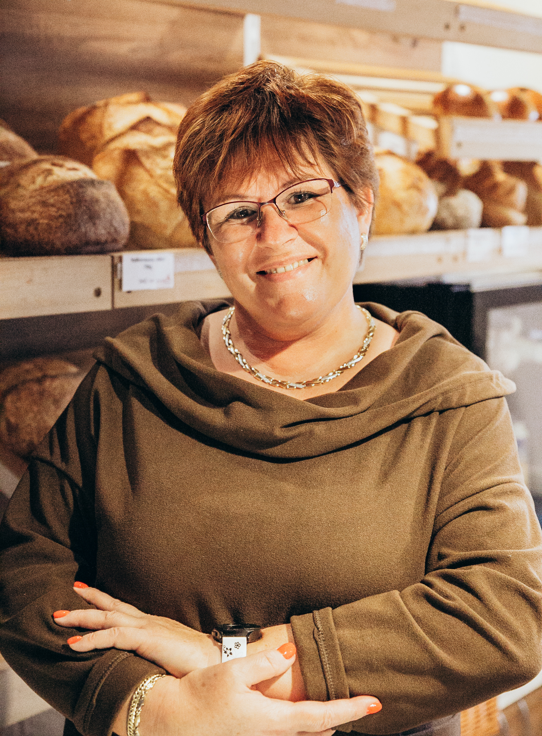 Edit munkatárs.